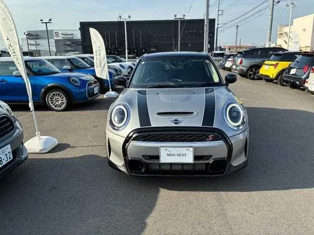 BMW MINI 2023 — миниатюра 2