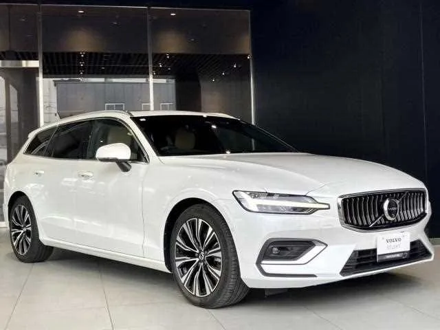 Volvo V60 2025 — фото 1, купить с доставкой в Москву