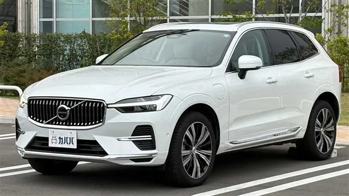 Volvo XC60 T6 AWD 2022 — фото 1, купить с доставкой в Москву