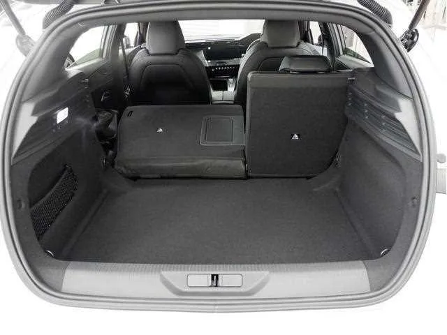 Peugeot 308 2025 — миниатюра 2
