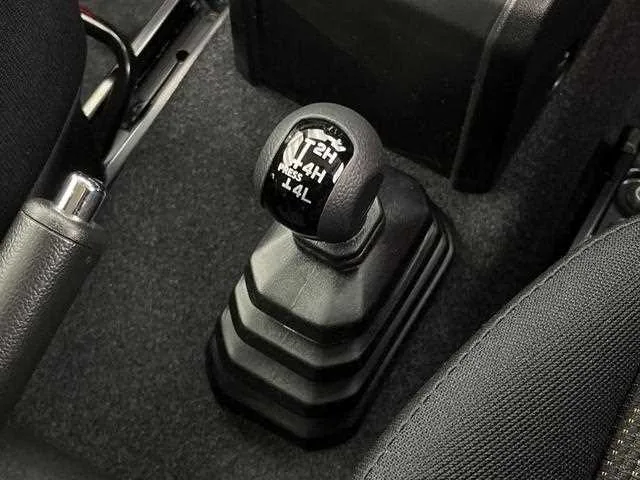 Suzuki Jimny 2025 — миниатюра 3
