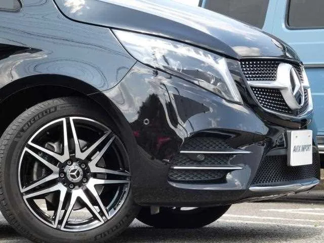 Mercedes-Benz V-Class 2023 — миниатюра 5