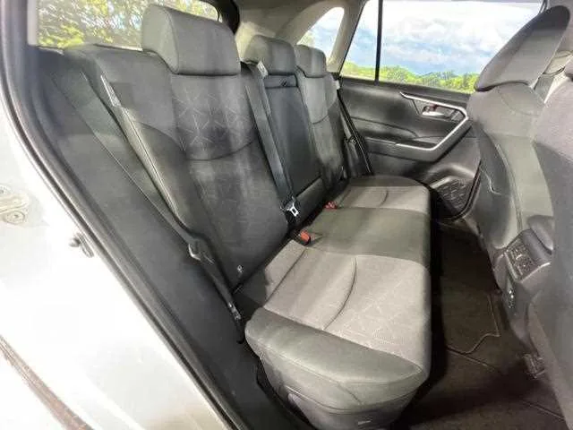 Toyota RAV4 2022 — миниатюра 3