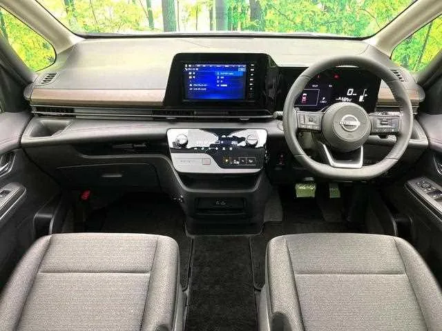 Nissan Serena 2023 — миниатюра 2