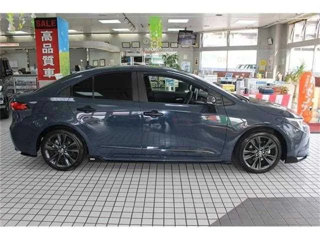 Toyota Corolla Sedan 2022 — миниатюра 2