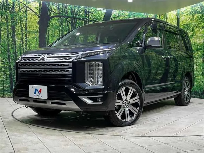 Mitsubishi Delica D:5 2024 — фото 1, купить с доставкой в Москву