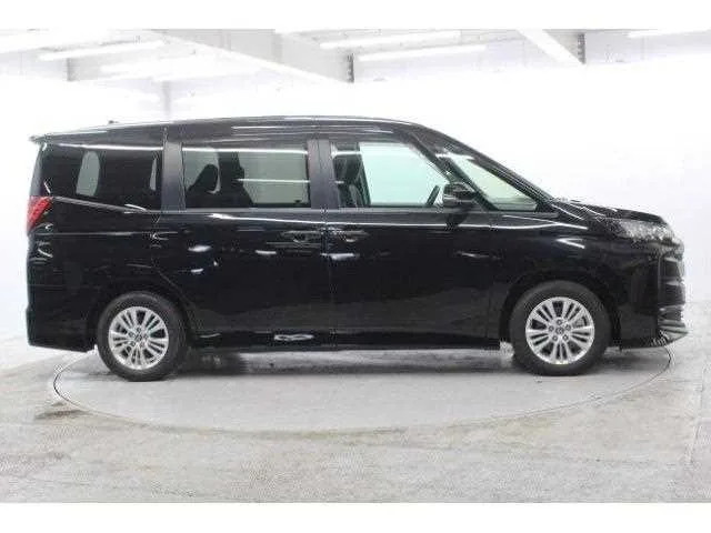 Toyota NOAH 2022 — миниатюра 4