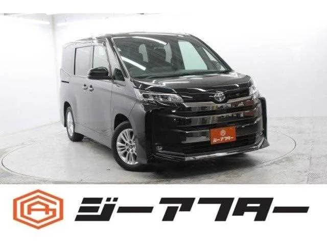 Toyota NOAH 2022 — фото 1, купить с доставкой в Москву