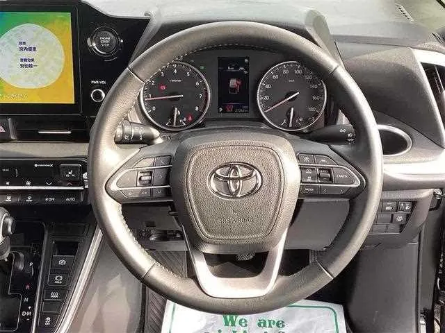 Toyota Voxy 2023 — миниатюра 3