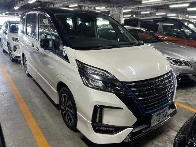 Nissan Serena 2022 — фото 1, купить с доставкой в Москву