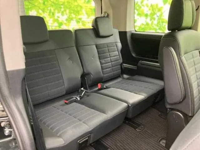 Mitsubishi Delica D:5 2025 — миниатюра 3