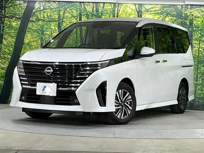 Nissan Serena 2024 — фото 1, купить с доставкой в Москву