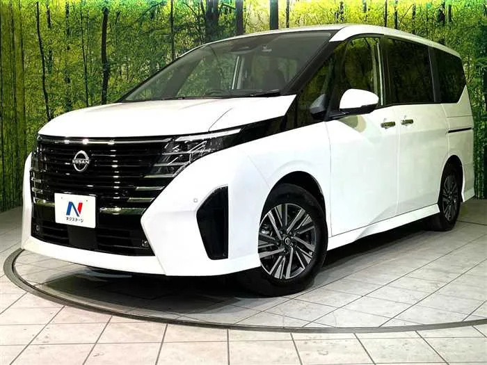 Nissan Serena 2025 — фото 1, купить с доставкой в Москву