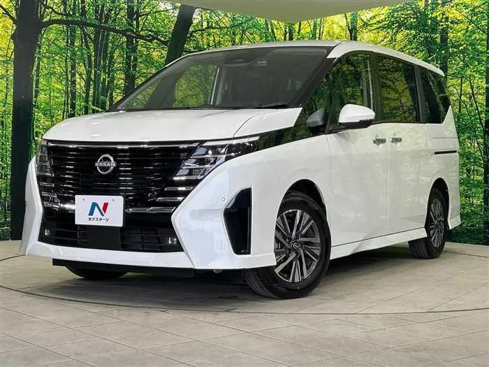 Nissan Serena 2025 — фото 1, купить с доставкой в Москву