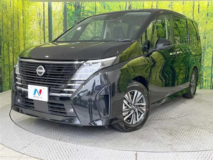 Nissan Serena 2024 — фото 1, купить с доставкой в Москву
