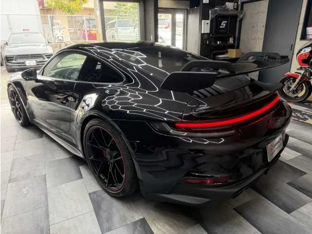 Porsche 911 2022 — миниатюра 2