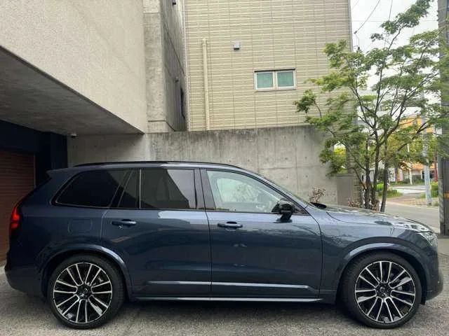 Volvo XC90 2025 — миниатюра 2
