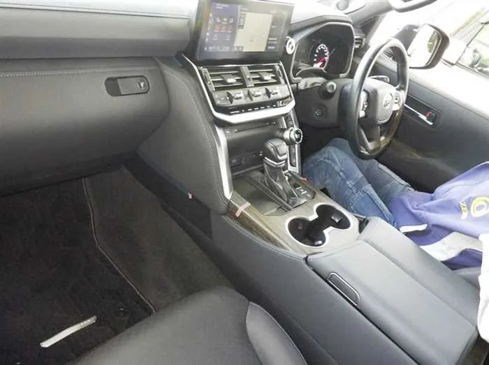 Toyota Land Cruiser ZX *MODELISTA*REAR ENTERTAINMENT*JBL*COOL BOX* 2023 — миниатюра 2