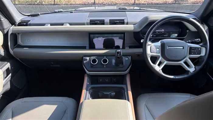 Land Rover Defender 110 S D300 2024 — миниатюра 5