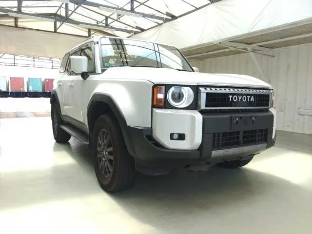 Toyota Land Cruiser VX 2024 — фото 1, купить с доставкой в Москву