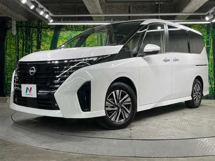 Nissan Serena 2024 — фото 1, купить с доставкой в Москву