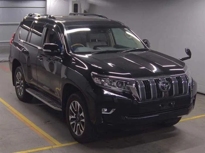 Toyota Land Cruiser Prado TZ-G DIESEL SUNROOF 7-SEATS 2023 — фото 1, купить с доставкой в Москву