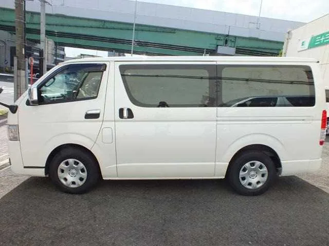 Toyota Hiace Van 2023 — миниатюра 5