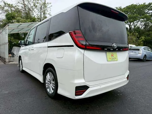 Toyota Noah 2023 — миниатюра 3