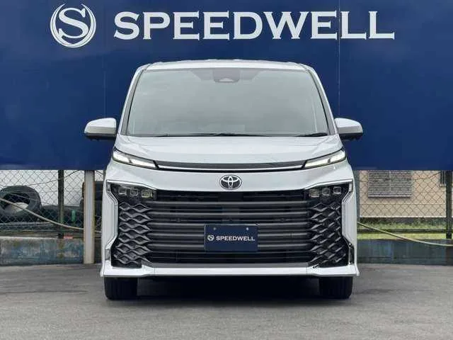 Toyota Voxy 2026 — миниатюра 2