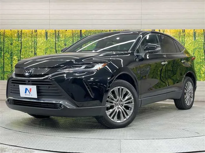 Toyota Harrier 2023 — фото 1, купить с доставкой в Москву