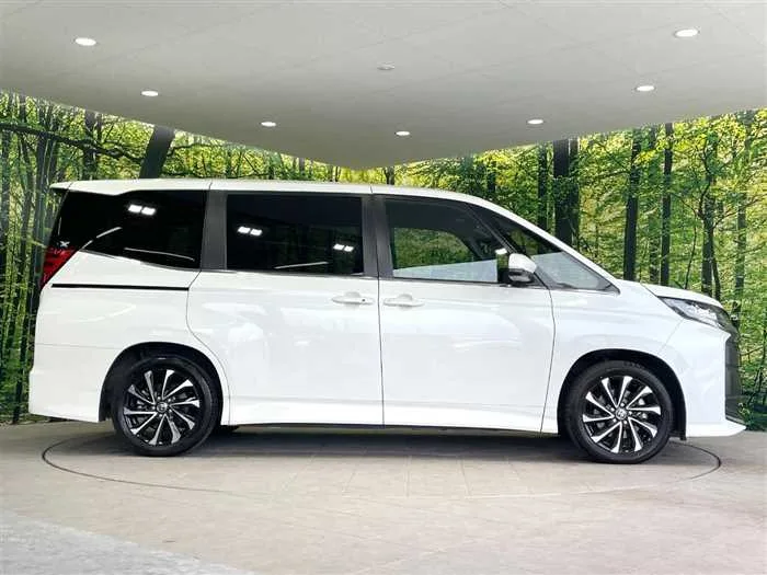 Toyota Noah 2022 — миниатюра 4