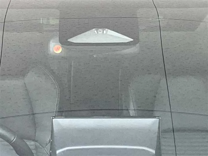 Toyota Corolla Sedan 2024 — миниатюра 5