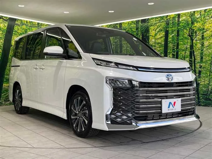 Toyota Voxy 2025 — миниатюра 3