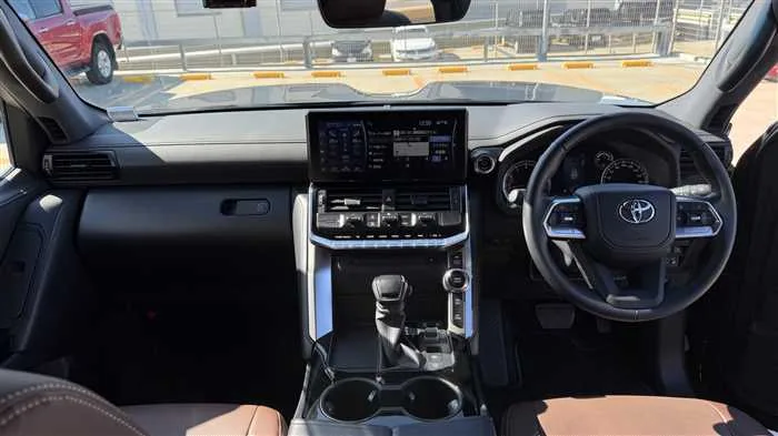Toyota Land Cruiser AX 2024 — миниатюра 5