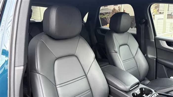 Porsche Cayenne 2023 — миниатюра 3
