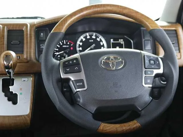 Toyota Hiace Van 2022 — миниатюра 5
