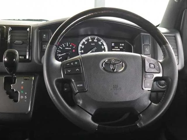Toyota Hiace Van 2023 — миниатюра 5
