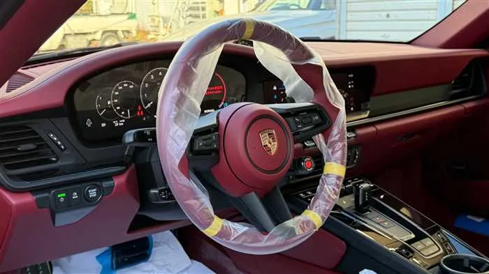 Porsche 911 GTS PDK 2025 — миниатюра 5