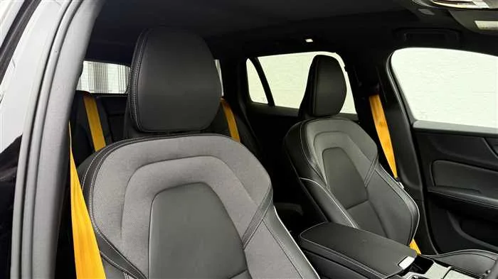 Volvo V60 2023 — миниатюра 3