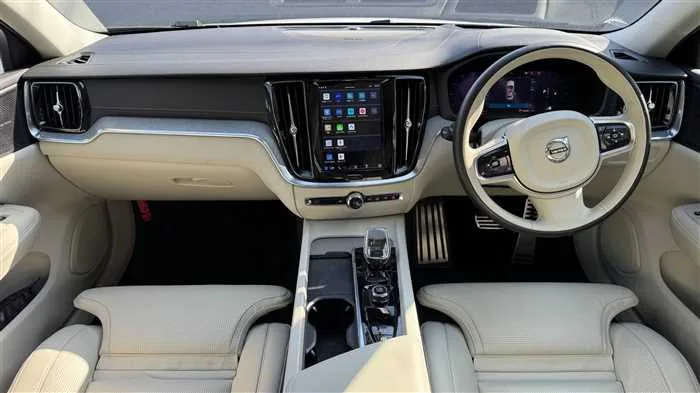 Volvo V60 B4 2023 — миниатюра 3