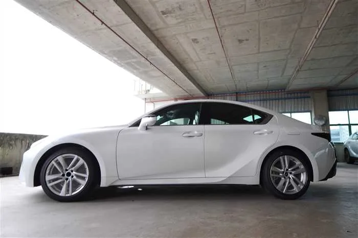 Lexus IS BRAND NEW IS300h EXECUTIVE 2025 — миниатюра 2