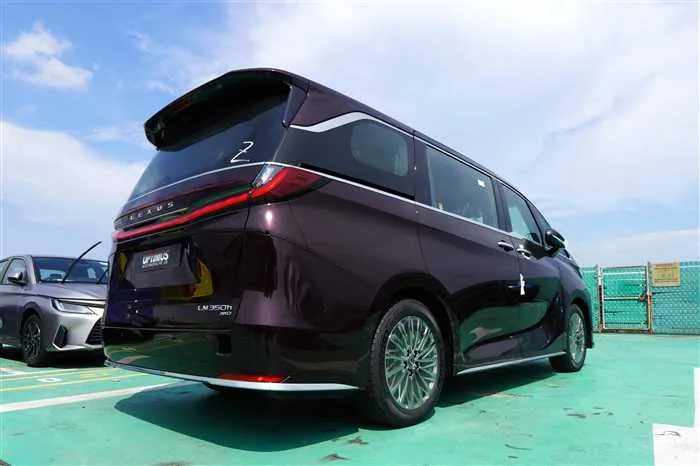 Lexus Other BRAND NEW LEXUS LM350h LUXURY 2025 — миниатюра 2