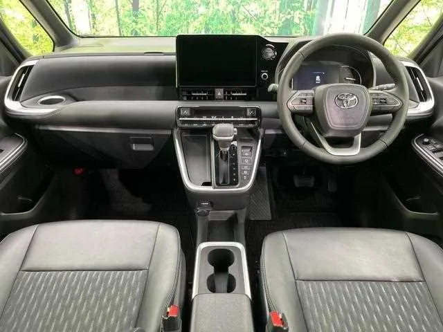 Toyota Noah 2023 — миниатюра 2