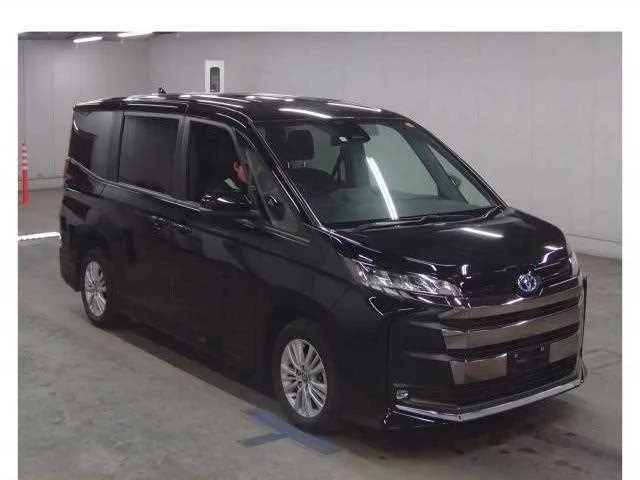 Toyota Noah 2023 — фото 1, купить с доставкой в Москву