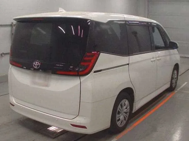 Toyota Noah 2024 — миниатюра 2