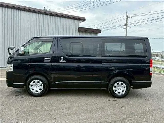 Toyota HIACE VAN 2023 — миниатюра 3