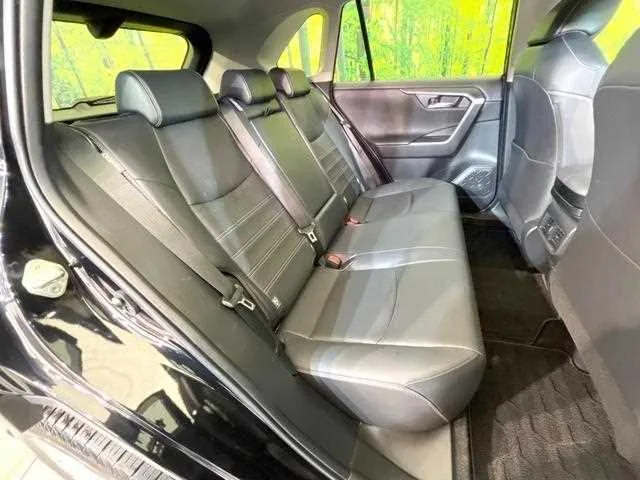 Toyota RAV4 2023 — миниатюра 3