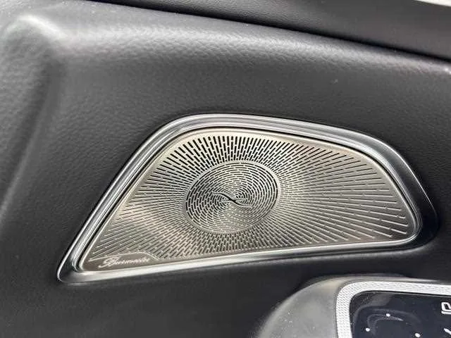 Mercedes-Benz E-Class 2025 — миниатюра 3