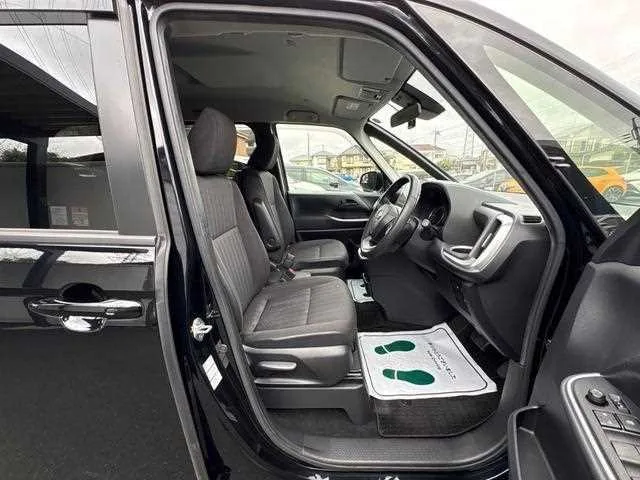Toyota Noah 2023 — миниатюра 3