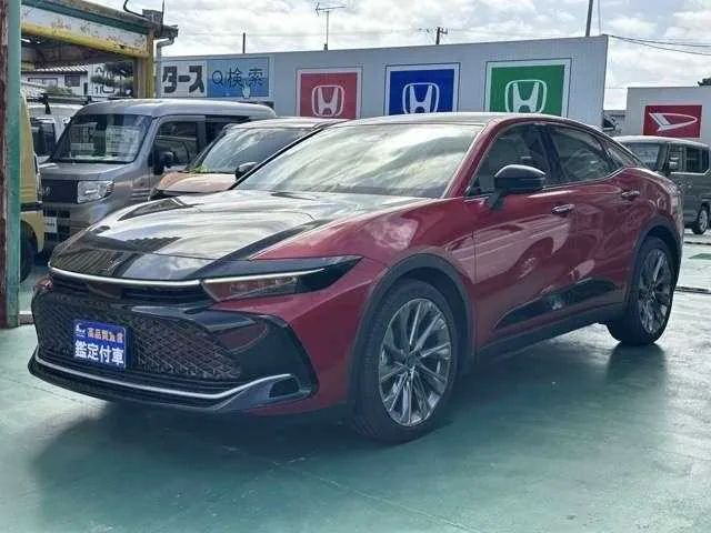 Toyota Crown Comfort 2022 — фото 1, купить с доставкой в Москву